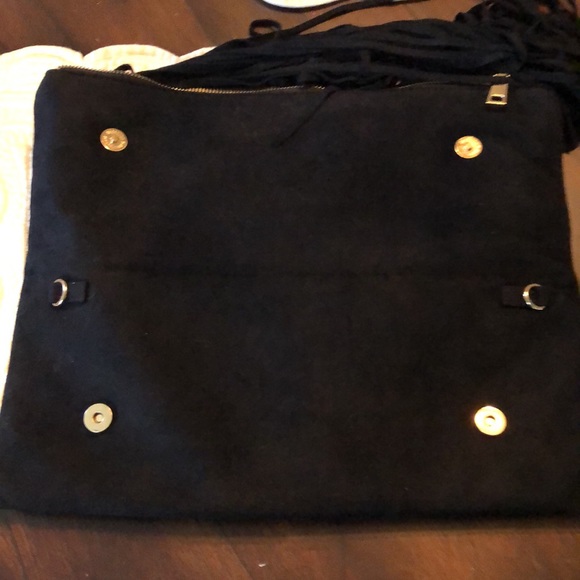 Street Level Faux Suede Fringe detailed folding large clutch, gold-tone zipper - Picture 3 of 9